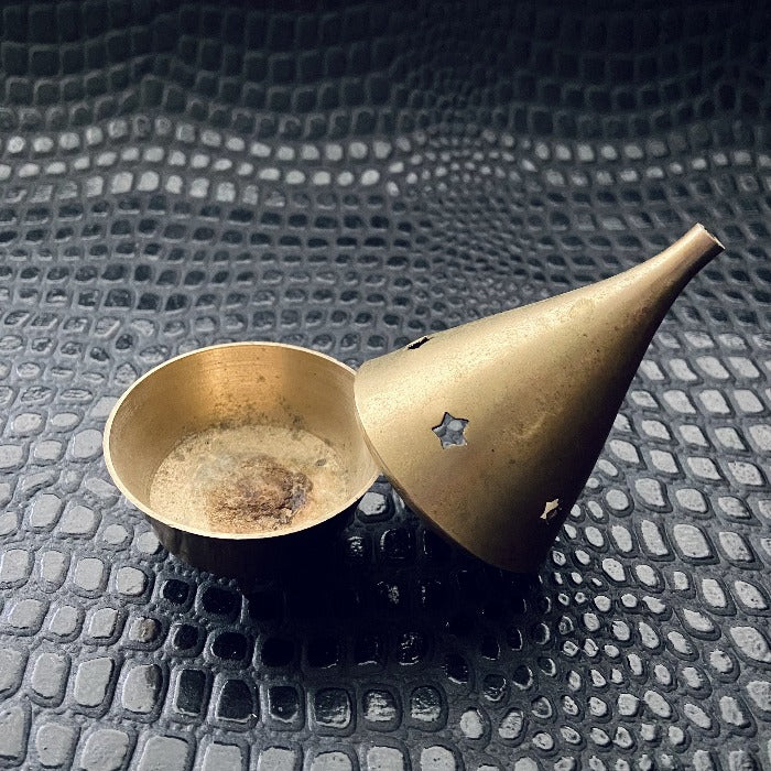 Extra small vintage brass incense burner – Serpentinepdx