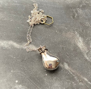 Vintage Sterling Silver Petite Floral Flower Bud Vase Charm Necklace Jewelry Jewellery