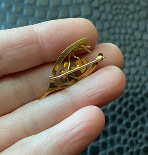 antique victorian 10k gold enamel floral wishbone brooch pin