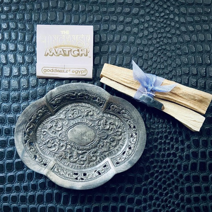 Gift set with bundle of palo santo wood, incense matches and antique dish