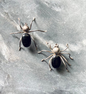 Vintage silver black onyx spider brooch pin bug insect jewelry
