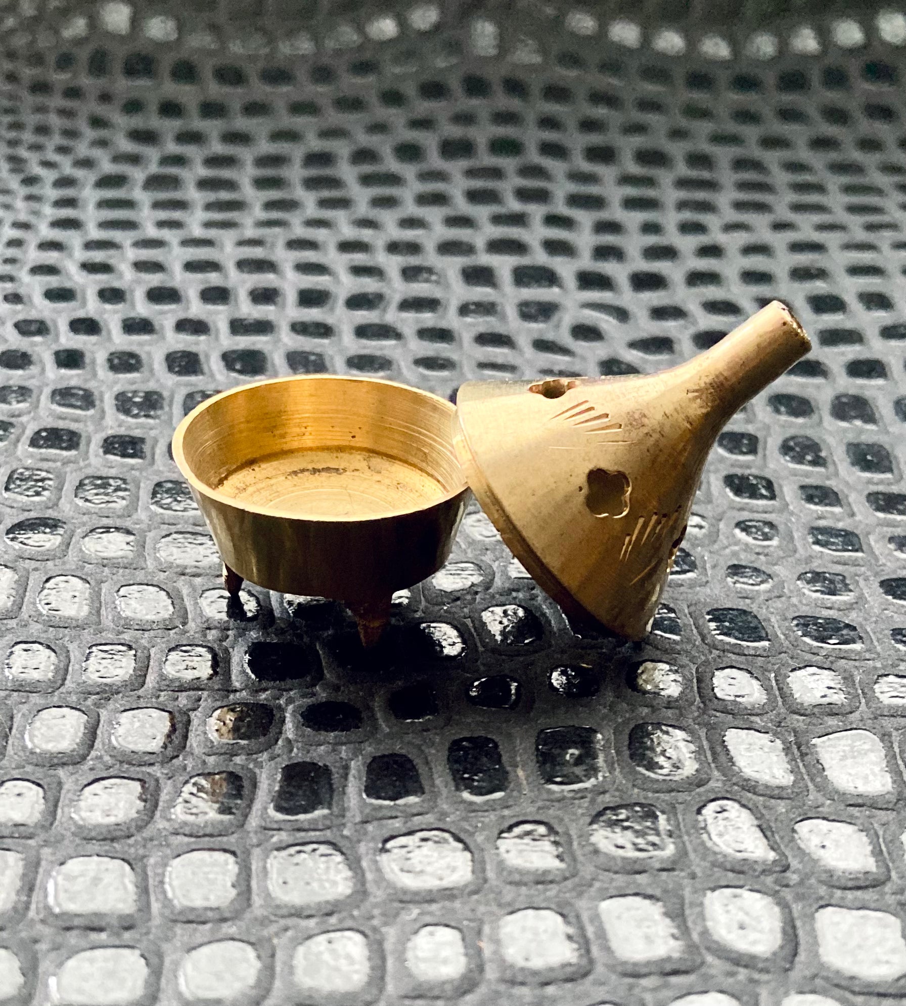 Extra small vintage brass incense burner – Serpentinepdx