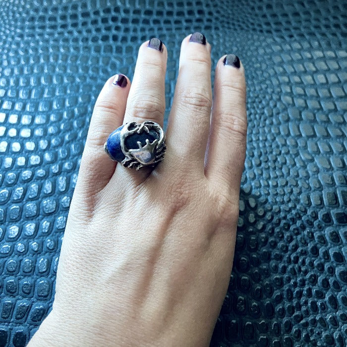 Vintage silver brutalist cancer crab lapis ring