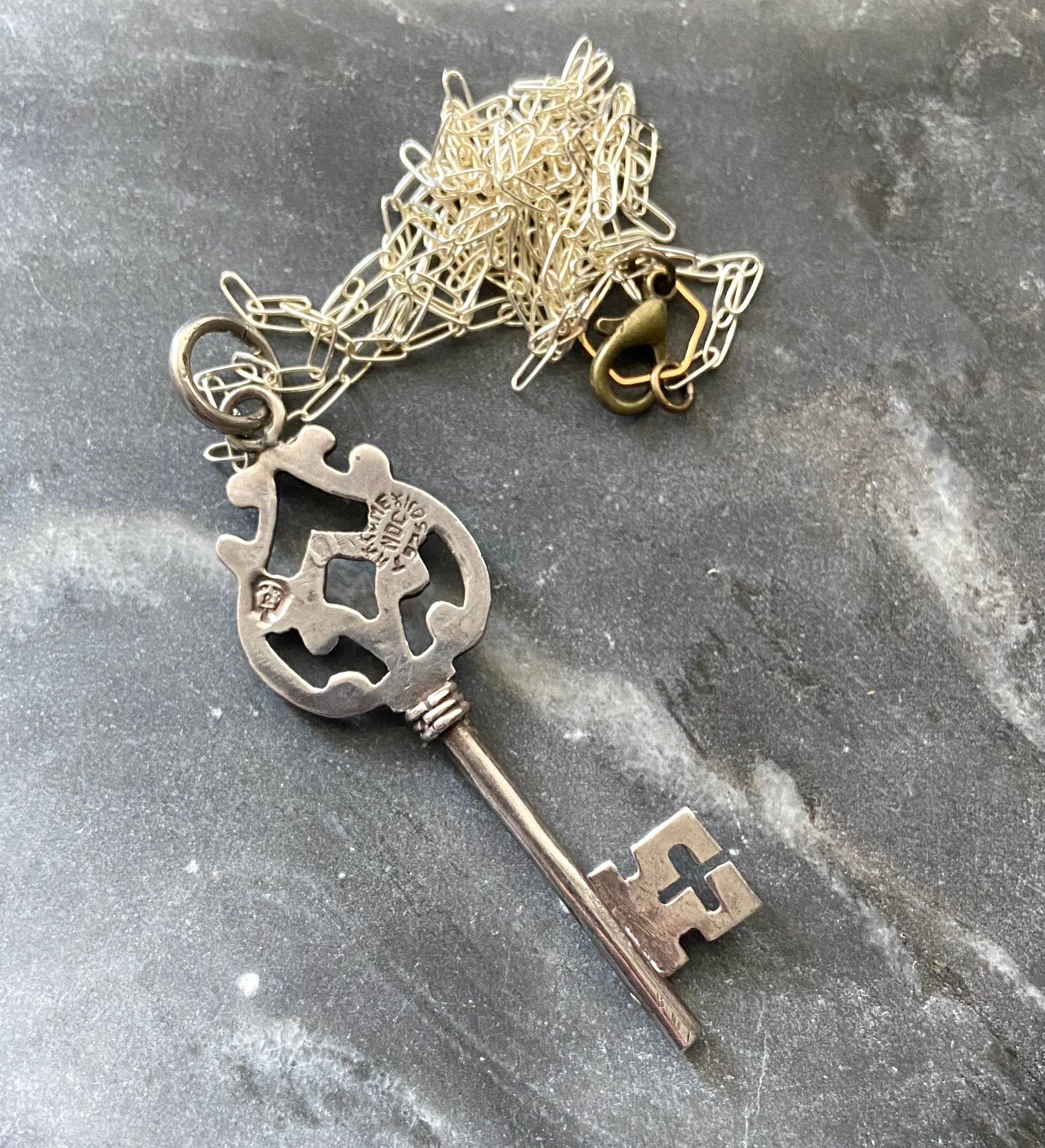 vintage silver key pendant necklace